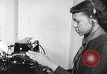Immagine di Per donna giovane Associazione Cristiana Harlem New York City USA, 1940, secondo 25 filmato di repertorio 65675063298