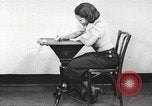 Immagine di Per donna giovane Associazione Cristiana Harlem New York City USA, 1940, secondo 30 filmato di repertorio 65675063298
