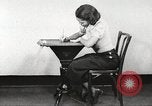 Immagine di Per donna giovane Associazione Cristiana Harlem New York City USA, 1940, secondo 38 filmato di repertorio 65675063298