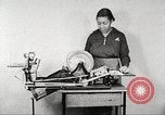 Immagine di Per donna giovane Associazione Cristiana Harlem New York City USA, 1940, secondo 46 filmato di repertorio 65675063298