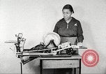Immagine di Per donna giovane Associazione Cristiana Harlem New York City USA, 1940, secondo 49 filmato di repertorio 65675063298