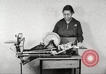 Immagine di Per donna giovane Associazione Cristiana Harlem New York City USA, 1940, secondo 51 filmato di repertorio 65675063298