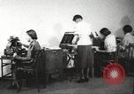 Immagine di Per donna giovane Associazione Cristiana Harlem New York City USA, 1940, secondo 59 filmato di repertorio 65675063298