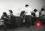 Immagine di Per donna giovane Associazione Cristiana Harlem New York City USA, 1940, secondo 61 filmato di repertorio 65675063298