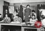 Immagine di Per donna giovane Associazione Cristiana Harlem New York City USA, 1940, secondo 7 filmato di repertorio 65675063299