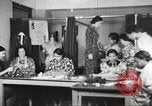 Immagine di Per donna giovane Associazione Cristiana Harlem New York City USA, 1940, secondo 17 filmato di repertorio 65675063299