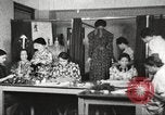Immagine di Per donna giovane Associazione Cristiana Harlem New York City USA, 1940, secondo 59 filmato di repertorio 65675063299