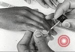 Immagine di Salone di bellezza dell'Associazione cristiana delle giovani Donne Harlem New York City USA, 1940, secondo 27 filmato di repertorio 65675063300