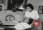 Immagine di Salone di bellezza dell'Associazione cristiana delle giovani Donne Harlem New York City USA, 1940, secondo 35 filmato di repertorio 65675063300