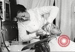 Immagine di Salone di bellezza dell'Associazione cristiana delle giovani Donne Harlem New York City USA, 1940, secondo 51 filmato di repertorio 65675063300
