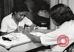 Immagine di Salone di bellezza dell'Associazione cristiana delle giovani Donne Harlem New York City USA, 1940, secondo 60 filmato di repertorio 65675063300