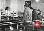 Immagine di Per donna giovane Associazione Cristiana Harlem New York City USA, 1940, secondo 5 filmato di repertorio 65675063301