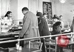 Immagine di Per donna giovane Associazione Cristiana Harlem New York City USA, 1940, secondo 12 filmato di repertorio 65675063301