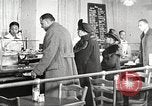 Immagine di Per donna giovane Associazione Cristiana Harlem New York City USA, 1940, secondo 13 filmato di repertorio 65675063301