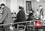 Immagine di Per donna giovane Associazione Cristiana Harlem New York City USA, 1940, secondo 15 filmato di repertorio 65675063301