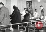 Immagine di Per donna giovane Associazione Cristiana Harlem New York City USA, 1940, secondo 17 filmato di repertorio 65675063301