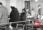 Immagine di Per donna giovane Associazione Cristiana Harlem New York City USA, 1940, secondo 18 filmato di repertorio 65675063301
