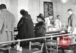 Immagine di Per donna giovane Associazione Cristiana Harlem New York City USA, 1940, secondo 19 filmato di repertorio 65675063301