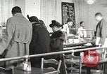Immagine di Per donna giovane Associazione Cristiana Harlem New York City USA, 1940, secondo 20 filmato di repertorio 65675063301