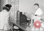 Immagine di Per donna giovane Associazione Cristiana Harlem New York City USA, 1940, secondo 30 filmato di repertorio 65675063301