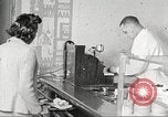 Immagine di Per donna giovane Associazione Cristiana Harlem New York City USA, 1940, secondo 31 filmato di repertorio 65675063301