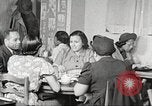 Immagine di Per donna giovane Associazione Cristiana Harlem New York City USA, 1940, secondo 46 filmato di repertorio 65675063301