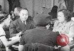 Immagine di Per donna giovane Associazione Cristiana Harlem New York City USA, 1940, secondo 51 filmato di repertorio 65675063301
