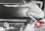 Immagine di Per donna giovane Associazione Cristiana Harlem New York City USA, 1940, secondo 11 filmato di repertorio 65675063302