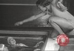Immagine di Per donna giovane Associazione Cristiana Harlem New York City USA, 1940, secondo 26 filmato di repertorio 65675063302