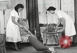 Immagine di Per donna giovane Associazione Cristiana Harlem New York City USA, 1940, secondo 7 filmato di repertorio 65675063303