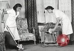 Immagine di Per donna giovane Associazione Cristiana Harlem New York City USA, 1940, secondo 8 filmato di repertorio 65675063303