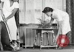Immagine di Per donna giovane Associazione Cristiana Harlem New York City USA, 1940, secondo 20 filmato di repertorio 65675063303