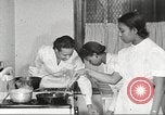 Immagine di Per donna giovane Associazione Cristiana Harlem New York City USA, 1940, secondo 33 filmato di repertorio 65675063303