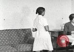 Immagine di Per donna giovane Associazione Cristiana Harlem New York City USA, 1940, secondo 47 filmato di repertorio 65675063303