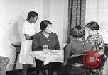 Immagine di Per donna giovane Associazione Cristiana Harlem New York City USA, 1940, secondo 49 filmato di repertorio 65675063303
