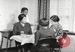 Immagine di Per donna giovane Associazione Cristiana Harlem New York City USA, 1940, secondo 50 filmato di repertorio 65675063303