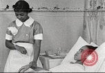 Immagine di Per donna giovane Associazione Cristiana Harlem New York City USA, 1940, secondo 1 filmato di repertorio 65675063304