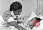 Immagine di Per donna giovane Associazione Cristiana Harlem New York City USA, 1940, secondo 11 filmato di repertorio 65675063304