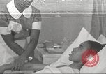Immagine di Per donna giovane Associazione Cristiana Harlem New York City USA, 1940, secondo 24 filmato di repertorio 65675063304