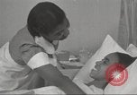 Immagine di Per donna giovane Associazione Cristiana Harlem New York City USA, 1940, secondo 33 filmato di repertorio 65675063304