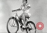 Immagine di Per donna giovane Associazione Cristiana Harlem New York City USA, 1940, secondo 12 filmato di repertorio 65675063305