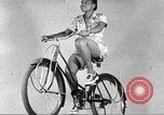 Immagine di Per donna giovane Associazione Cristiana Harlem New York City USA, 1940, secondo 14 filmato di repertorio 65675063305