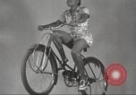Immagine di Per donna giovane Associazione Cristiana Harlem New York City USA, 1940, secondo 20 filmato di repertorio 65675063305