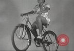 Immagine di Per donna giovane Associazione Cristiana Harlem New York City USA, 1940, secondo 25 filmato di repertorio 65675063305