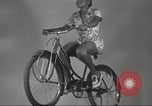 Immagine di Per donna giovane Associazione Cristiana Harlem New York City USA, 1940, secondo 31 filmato di repertorio 65675063305