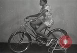 Immagine di Per donna giovane Associazione Cristiana Harlem New York City USA, 1940, secondo 39 filmato di repertorio 65675063305
