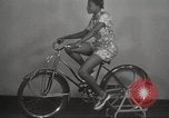 Immagine di Per donna giovane Associazione Cristiana Harlem New York City USA, 1940, secondo 41 filmato di repertorio 65675063305