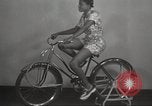 Immagine di Per donna giovane Associazione Cristiana Harlem New York City USA, 1940, secondo 42 filmato di repertorio 65675063305