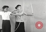 Immagine di Per donna giovane Associazione Cristiana Harlem New York City USA, 1940, secondo 11 filmato di repertorio 65675063306