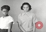 Immagine di Per donna giovane Associazione Cristiana Harlem New York City USA, 1940, secondo 12 filmato di repertorio 65675063306